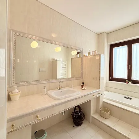 Bellavista Luxury בית הארחה